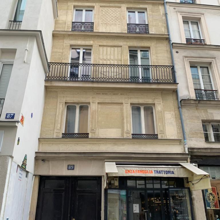grand studio au coeur de Paris refait à neuf - Apartment mit 1 Schlafzimmer - 2