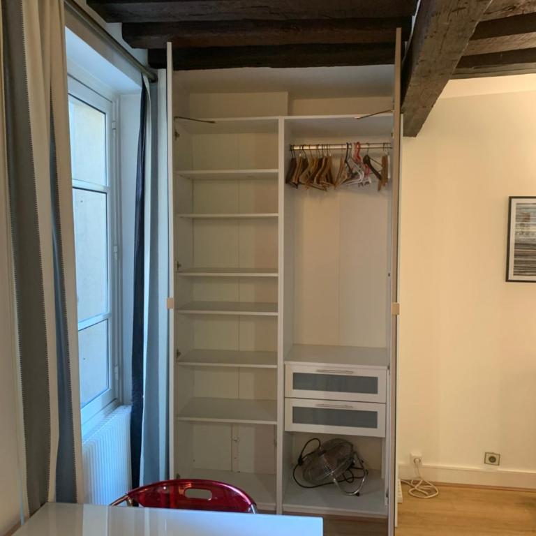 grand studio au coeur de Paris refait à neuf - Apartment mit 1 Schlafzimmer - 3
