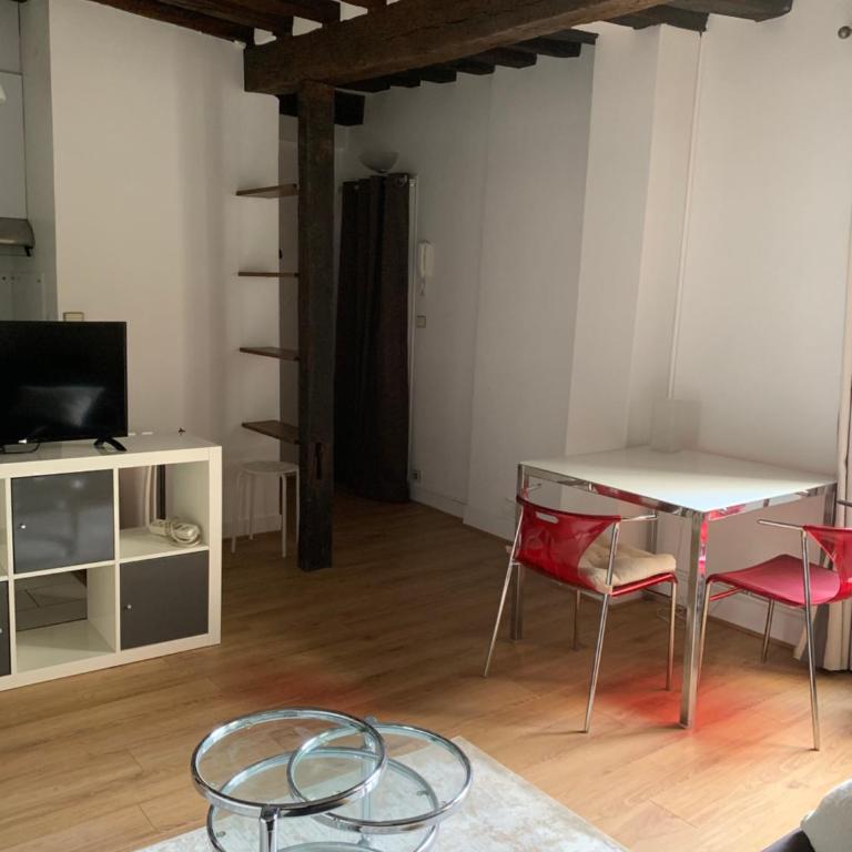 grand studio au coeur de Paris refait à neuf - Apartment mit 1 Schlafzimmer - 4