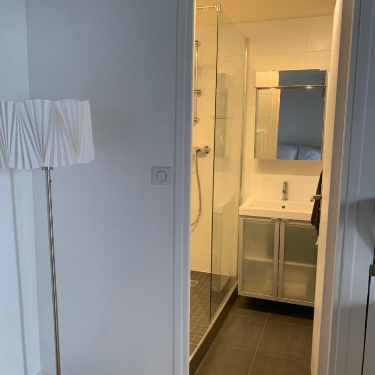 grand studio au coeur de Paris refait à neuf - Apartment mit 1 Schlafzimmer - 12