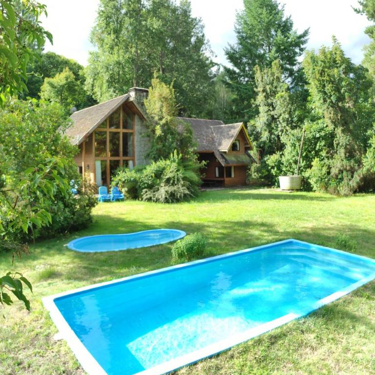 Casa Las Bandurrias Pucón-Chile - Four-Bedroom House - 1