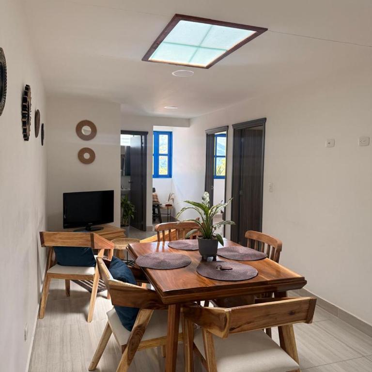 Casa Victoria ApartaHotel - Two-Bedroom Apartment with View - 3