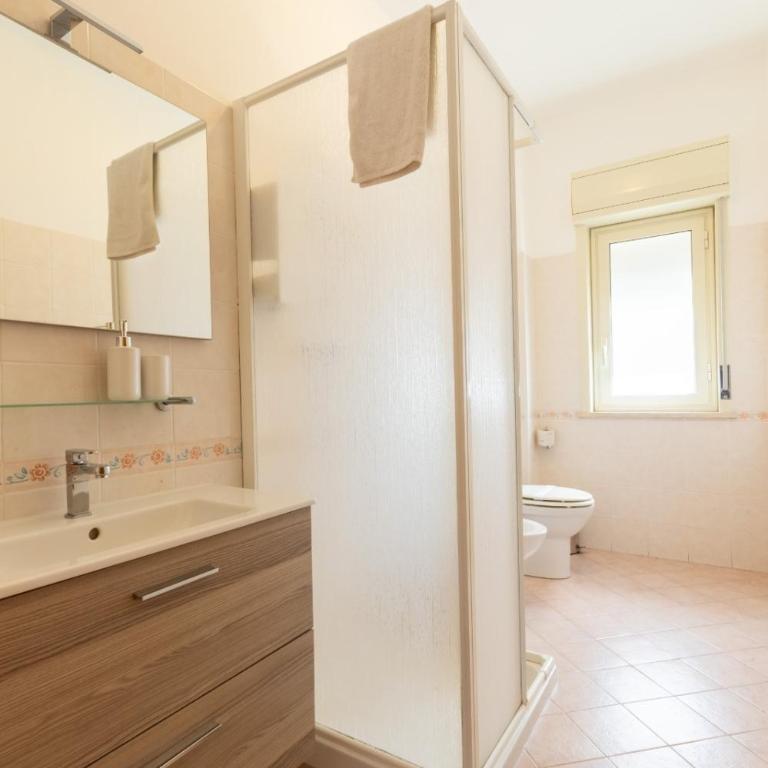 La Zagara Rooms - Porto di Milazzo - Camera Familiare con Balcone - 4