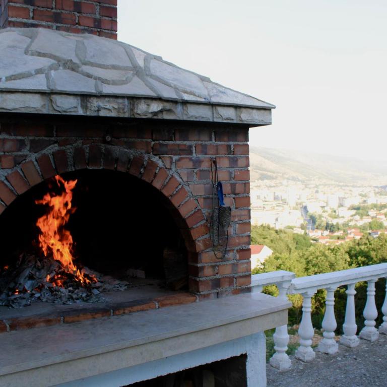 Stone Oasis House Mostar - With Panoramic City View - Vila sa Sopstvenim Bazenom - 47
