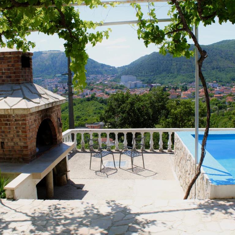 Stone Oasis House Mostar - With Panoramic City View - Vila sa Sopstvenim Bazenom - 9