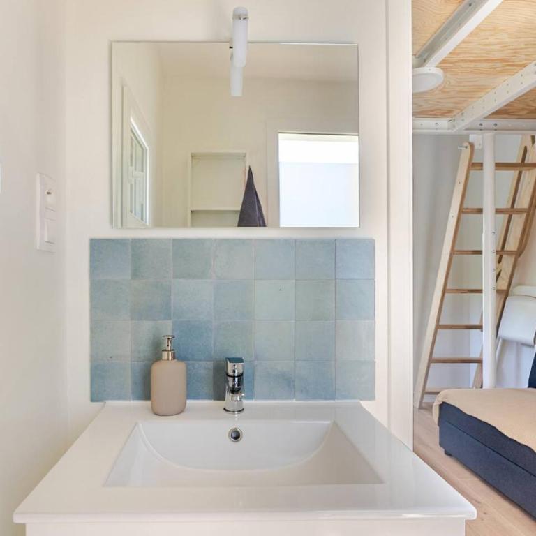 studio neuf clim et parking gratuit proche plages - Apartamento de 1 dormitorio - 13