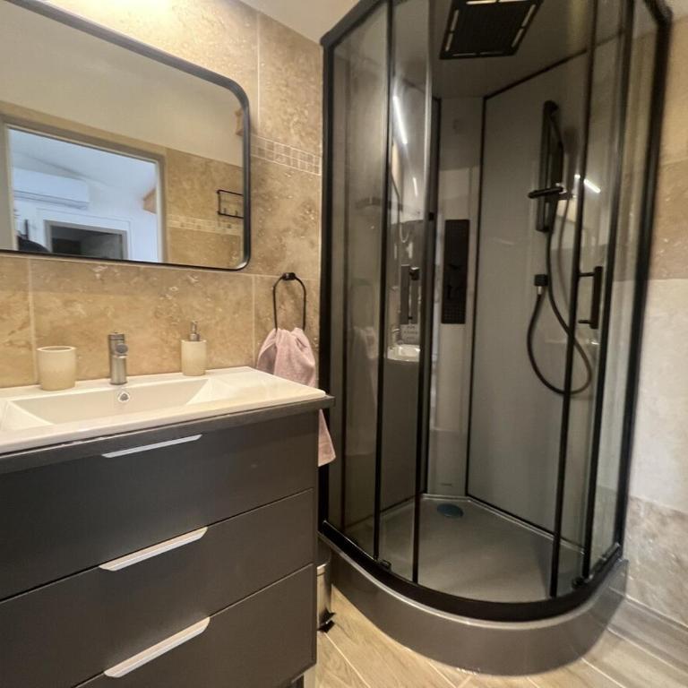L'Adresse Provençale - Three-Bedroom Apartment - 6