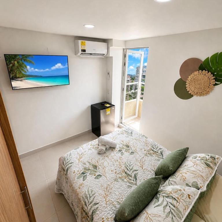 Caribbean Deluxe, Pool, Views & WiFi - Three-Bedroom Apartment with Sea View - 3