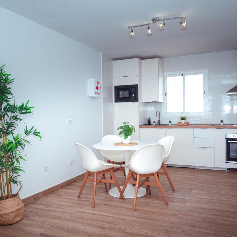 Casa Min26-Casa Familiar con Terraza Privada - Apartment mit 3 Schlafzimmern - 12