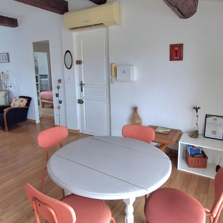 Centre ville, terrasse vue sur les toits, wifi & clim - Apartment mit 2 Schlafzimmern - 5