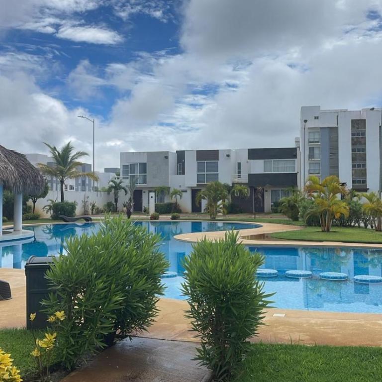 Casa con club de playa en Zona Diamante Acapulco - Three-Bedroom House - 2
