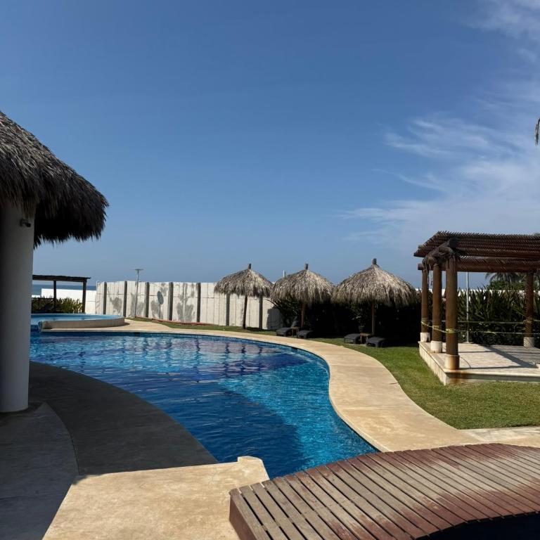 Casa con club de playa en Zona Diamante Acapulco - Three-Bedroom House - 5