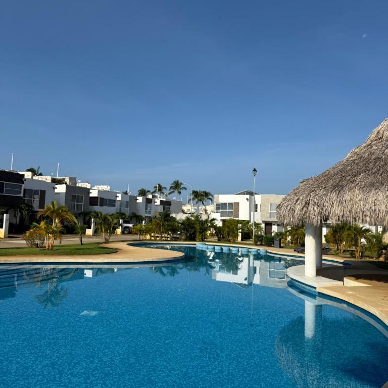 Casa con club de playa en Zona Diamante Acapulco - Three-Bedroom House - 11