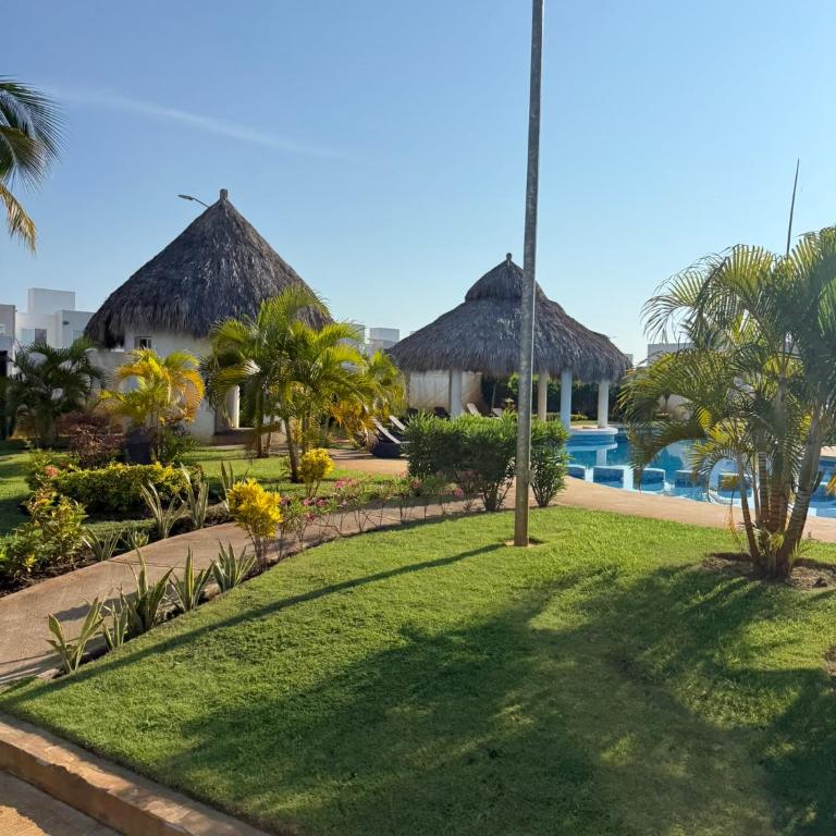 Casa con club de playa en Zona Diamante Acapulco - Three-Bedroom House - 15