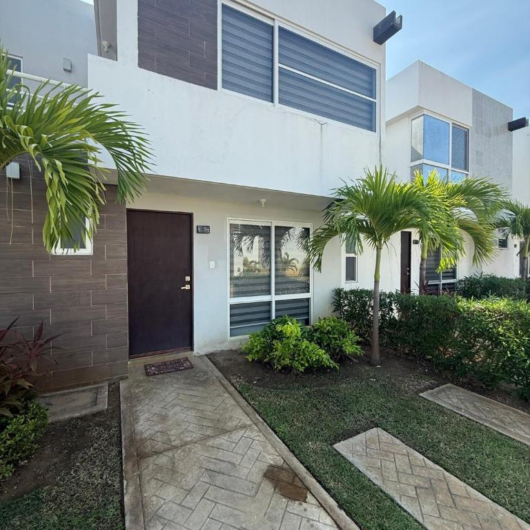 Casa con club de playa en Zona Diamante Acapulco - Three-Bedroom House - 35