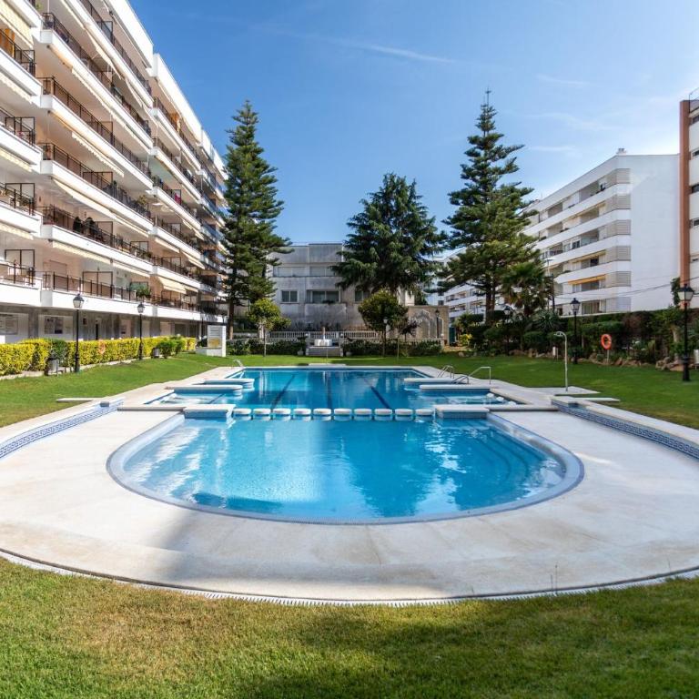 Charming 1-Bedroom Apartment with Pool in Lloret de Mar - Appartamento - 2