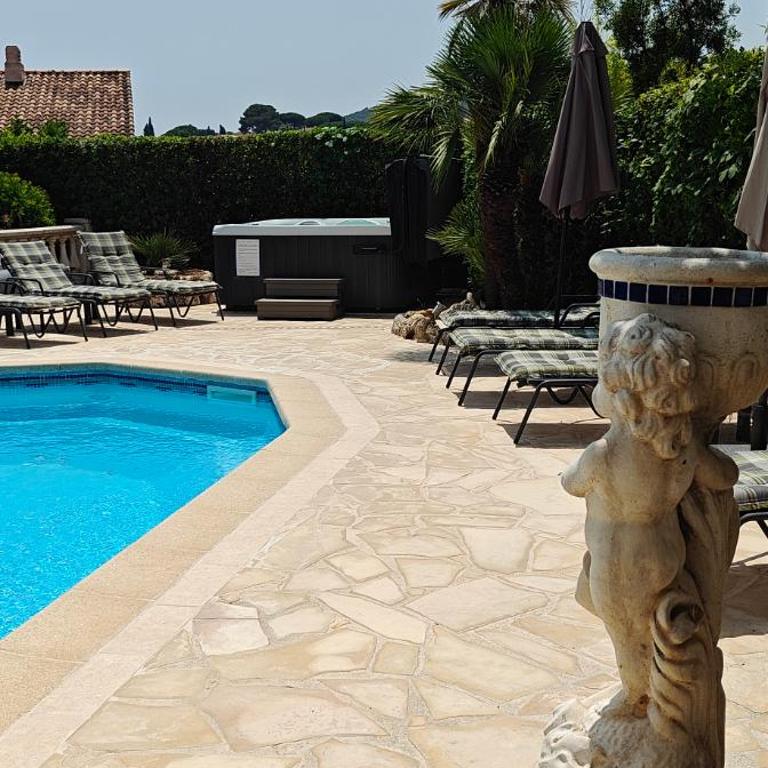 VILLA Plein Sud Piscine Spa Climatisation Parking privé calme et détente - One-Bedroom Apartment with Terrace - 4