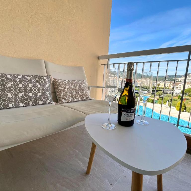 Cannes Marina Vue Exceptionnelle Port et Piscine - Appartement 2 Chambres - 8