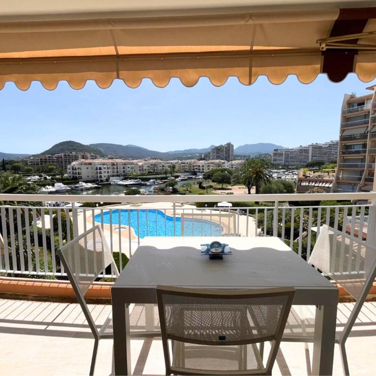 Cannes Marina Vue Exceptionnelle Port et Piscine - Appartement 2 Chambres - 22