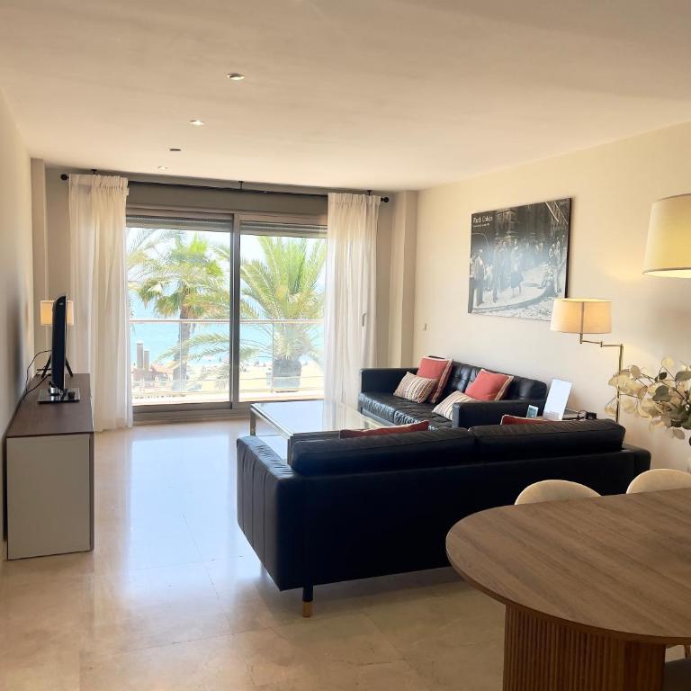 Pacific BeachFront Málaga - Two-Bedroom Apartment - 7