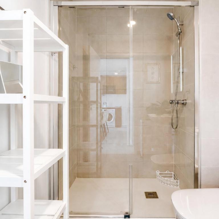 AH2B - Modern apartment near Estepona town - Apartamento - 34