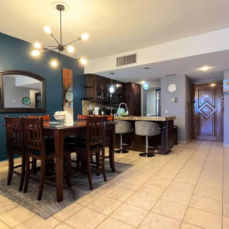 Cozy Fourth-Level Resort Condo Princesa D-409 - Apartamento - 10