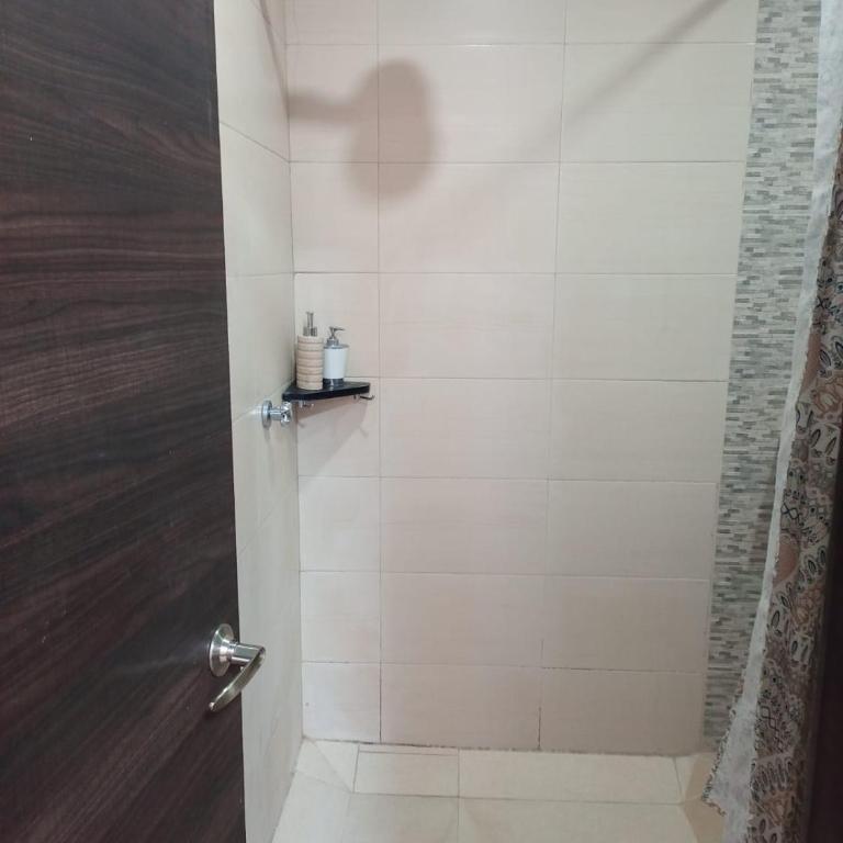 Departamento de 2 dormitorios en la Victoria, cerca de las Universidades con garaje gratis - Two-Bedroom Apartment - 2