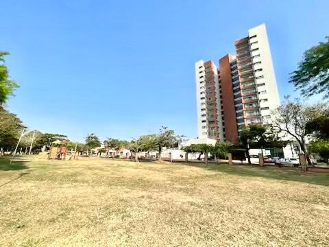 Amplio, céntrico y junto al parque - Apartamento de 1 dormitorio - 18