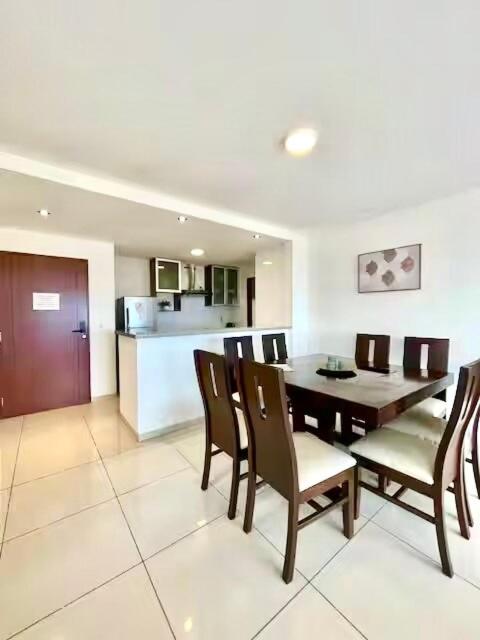 Amplio, céntrico y junto al parque - Apartamento de 1 dormitorio - 20