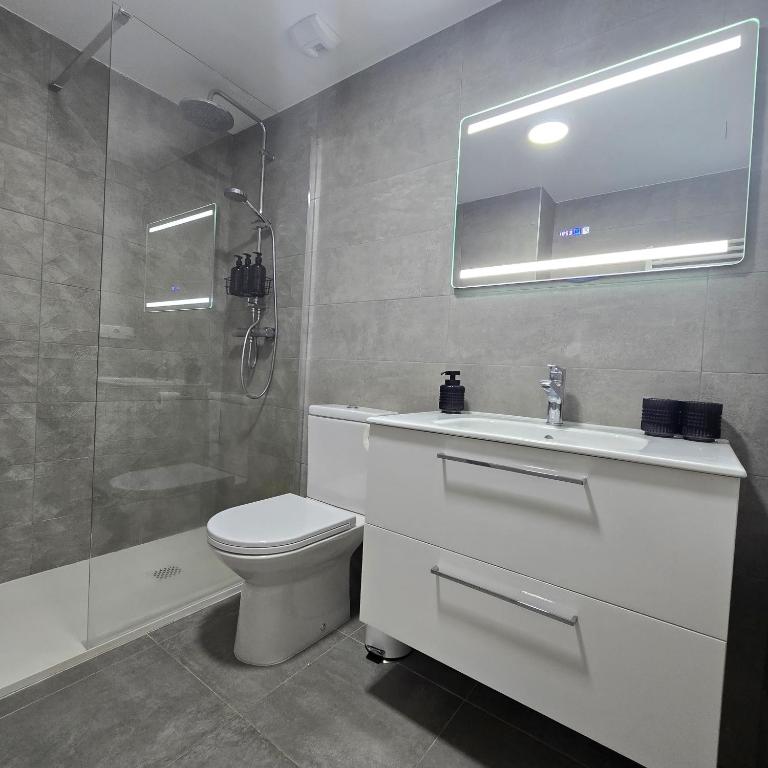 LUAR PLAYA - Rías Baixas - A escasos metros de la playa y del paseo marítimo - Alquiler semanal de sábado a sábado - Two-Bedroom Apartment - 12