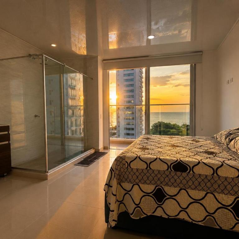 Apartamento rodadero sur - Three-Bedroom Apartment - 14
