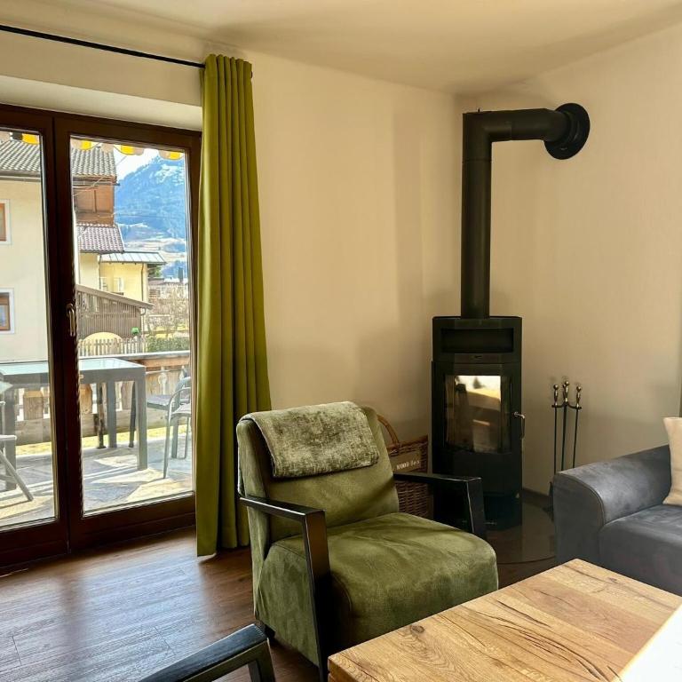 Chalet with Mountain View - Ferienhaus mit 4 Zimmern - 12