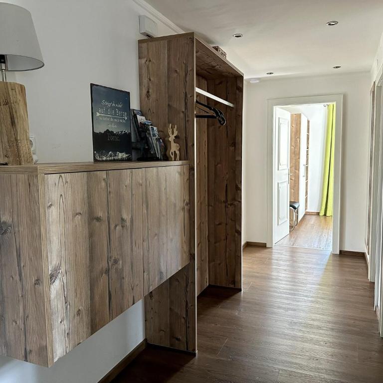 Chalet with Mountain View - Ferienhaus mit 4 Zimmern - 9