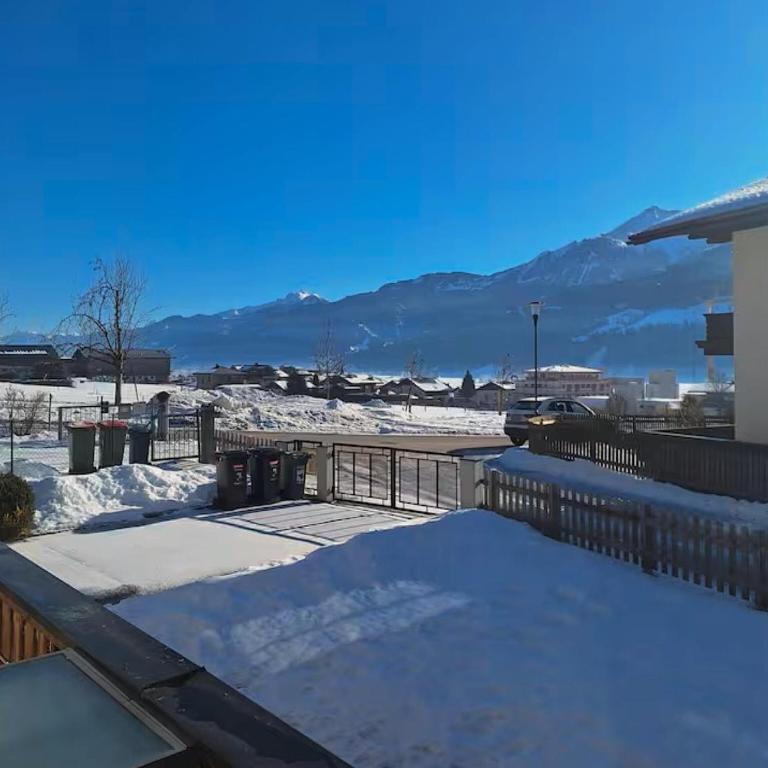 Chalet with Mountain View - Ferienhaus mit 4 Zimmern - 36