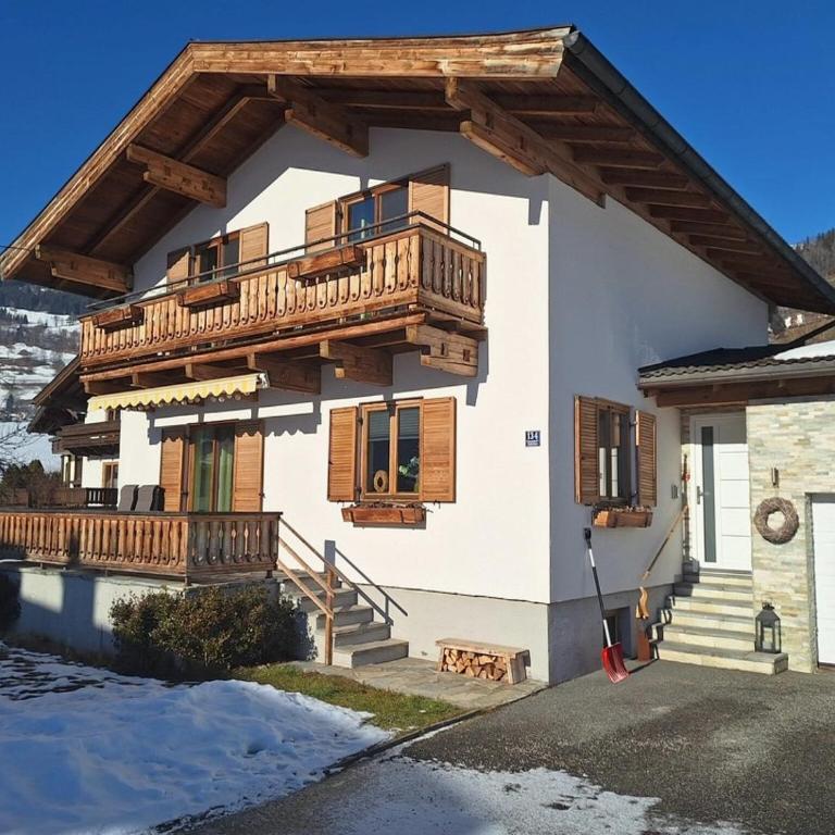 Chalet with Mountain View - Ferienhaus mit 4 Zimmern - 33
