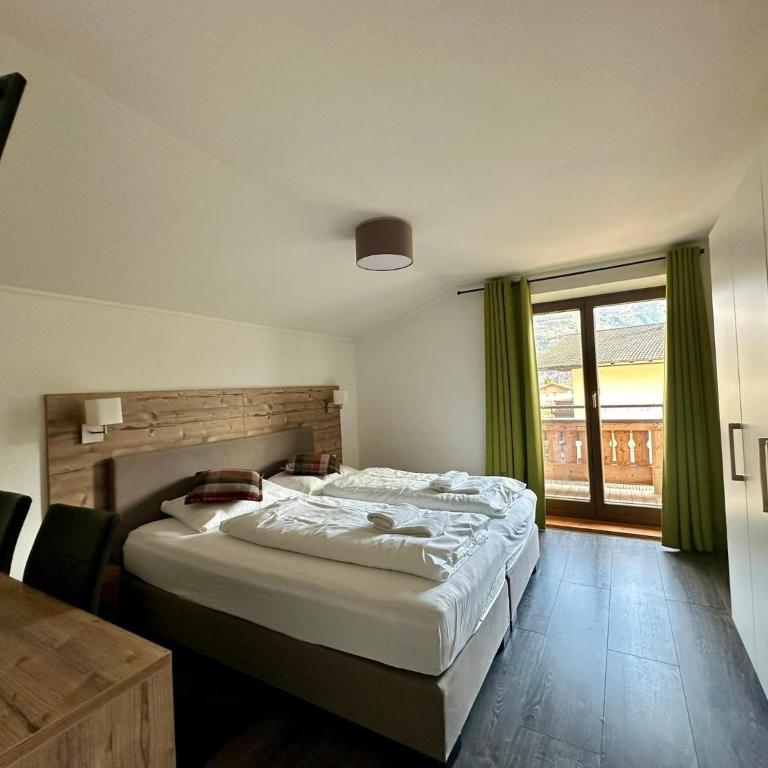 Chalet with Mountain View - Ferienhaus mit 4 Zimmern - 5