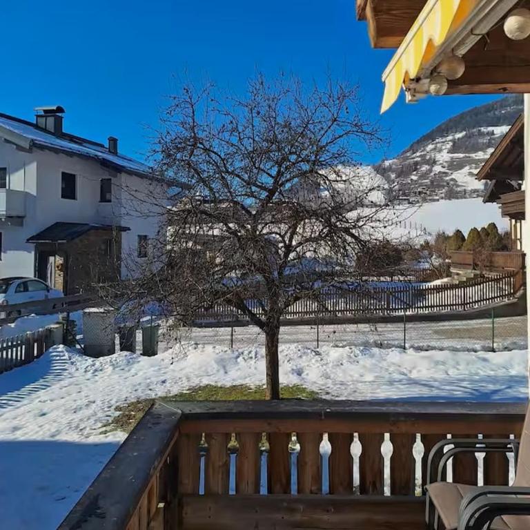 Chalet with Mountain View - Ferienhaus mit 4 Zimmern - 34