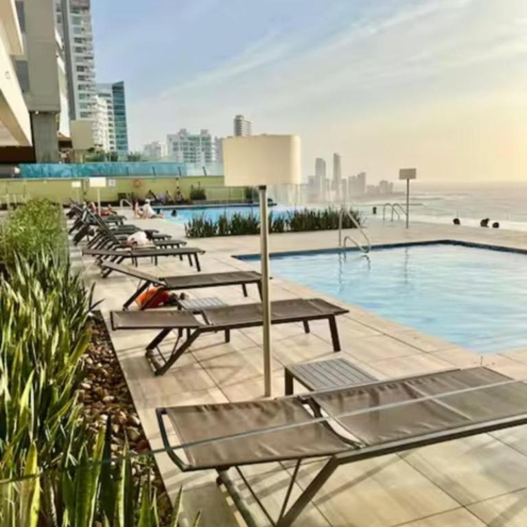 Luxury Ocean & Bay View Apartment at H2 Bocagrande - One-Bedroom Apartment - 1