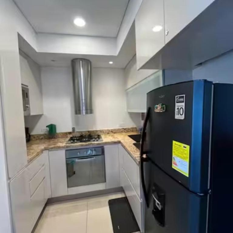 Luxury Ocean & Bay View Apartment at H2 Bocagrande - One-Bedroom Apartment - 12