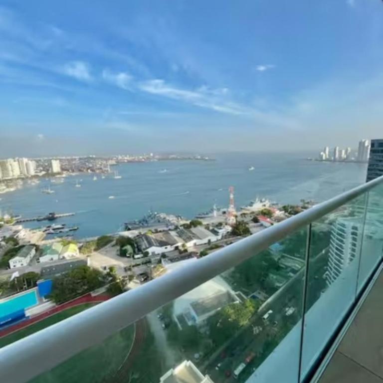 Luxury Ocean & Bay View Apartment at H2 Bocagrande - One-Bedroom Apartment - 18