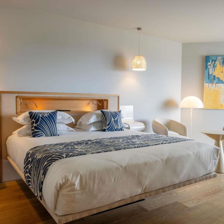 Hotel & Spa Kasano Calvi - Handwritten Collection - Chambre Lit King-Size Supérieure avec Piscine - Vue sur Mer - 4