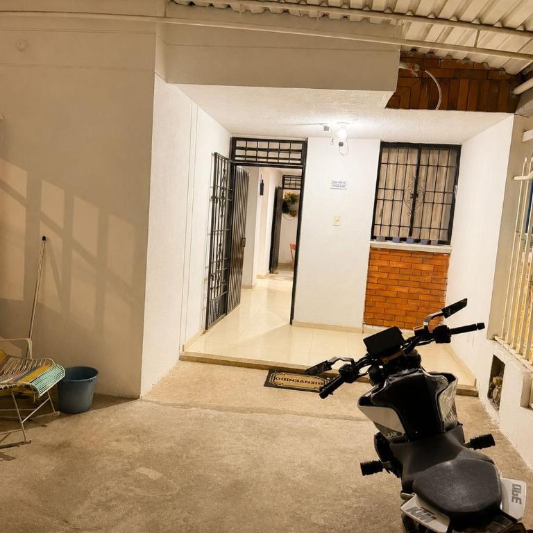 Casa Moderna 3 Habitaciones, Aire y Parqueadero - Three-Bedroom Home - 8