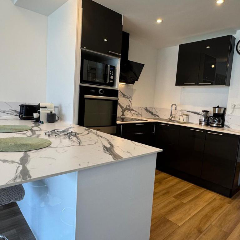 Appartement rénové, vue lac, parking privatif - FR-1-555-130 - Appartamento - 4