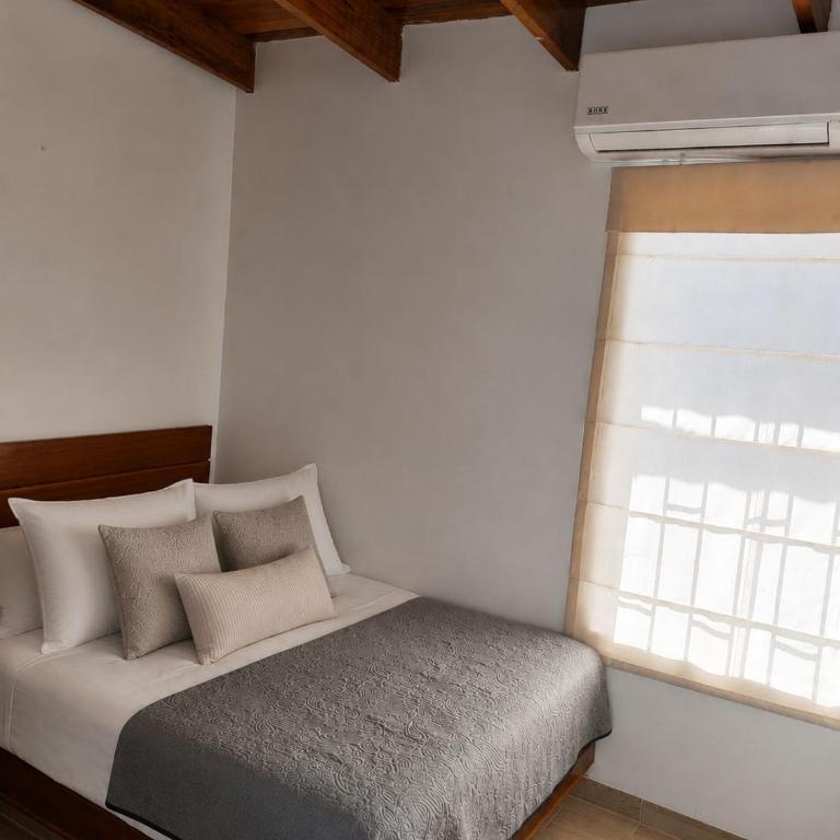 La Casa de David - Four-Bedroom House - 42