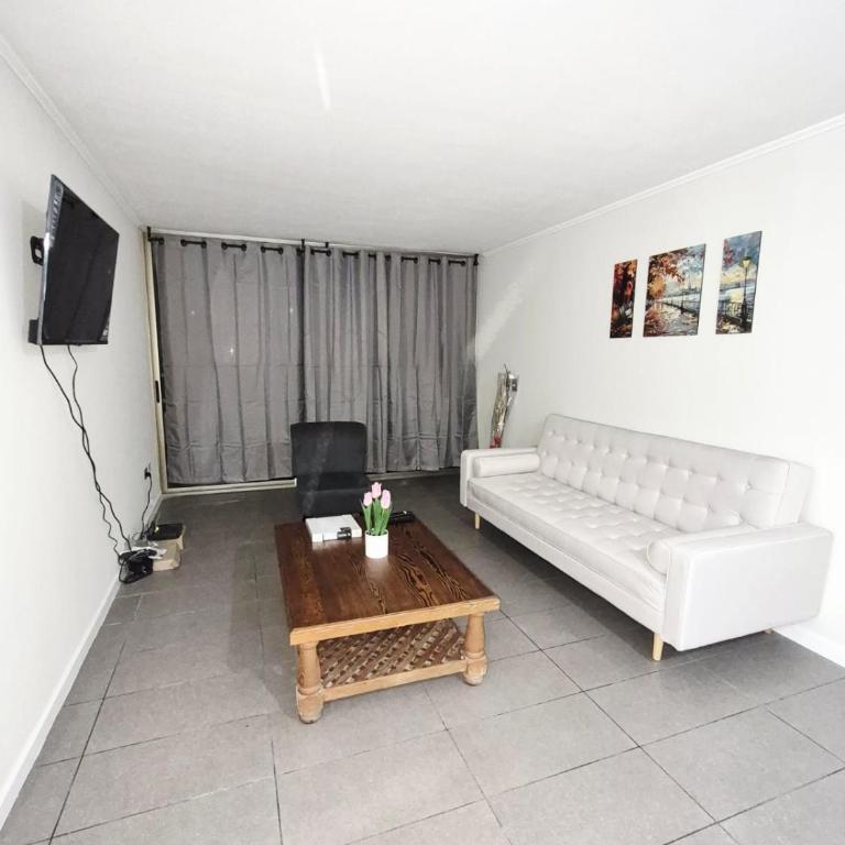 Departamento Antofagasta Vista al Mar sector norte - Apartamento de 3 dormitorios con balcón - 5