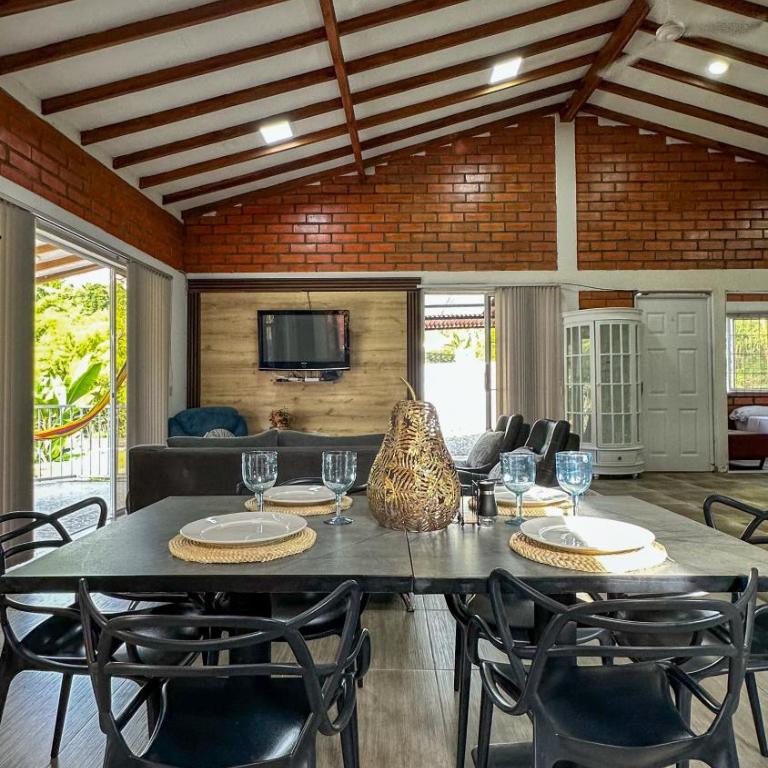 Luxury Stay in Colombia's Coffee Region - Villa - 8