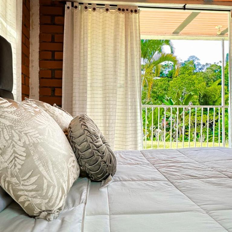 Luxury Stay in Colombia's Coffee Region - Villa - 9