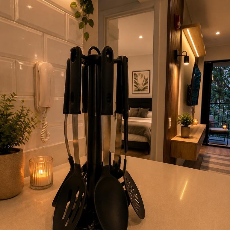 Moderno depa con piscina y gym cerca a Larcomar - Two-Bedroom Apartment - 24