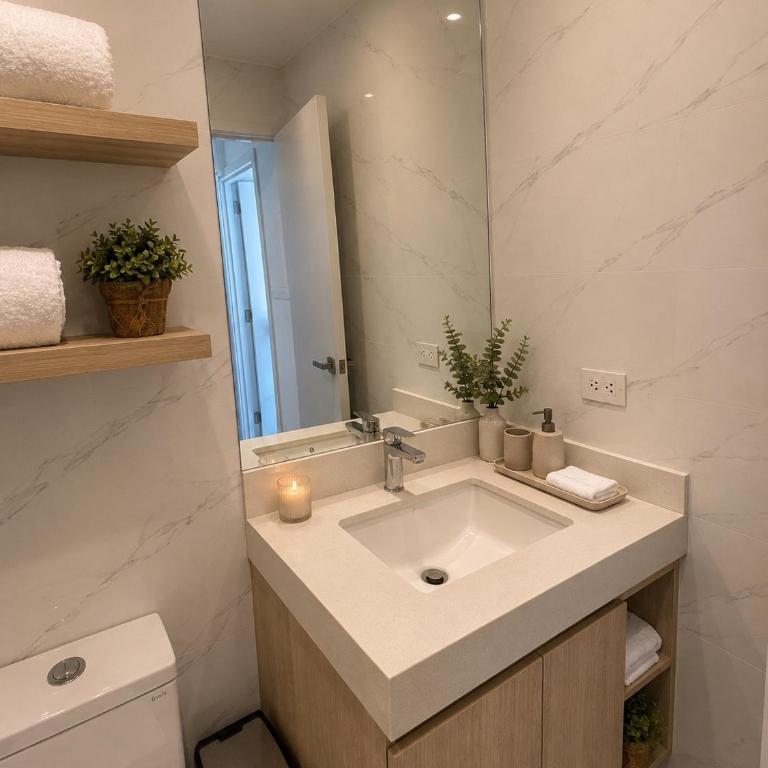 Moderno depa con piscina y gym cerca a Larcomar - Two-Bedroom Apartment - 17