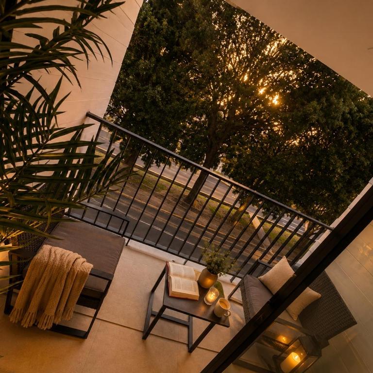 Moderno depa con piscina y gym cerca a Larcomar - Two-Bedroom Apartment - 9